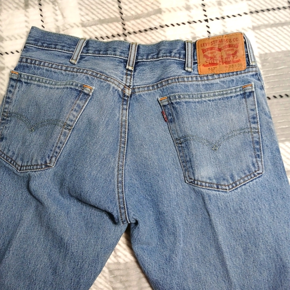 Levi jeans  33/32